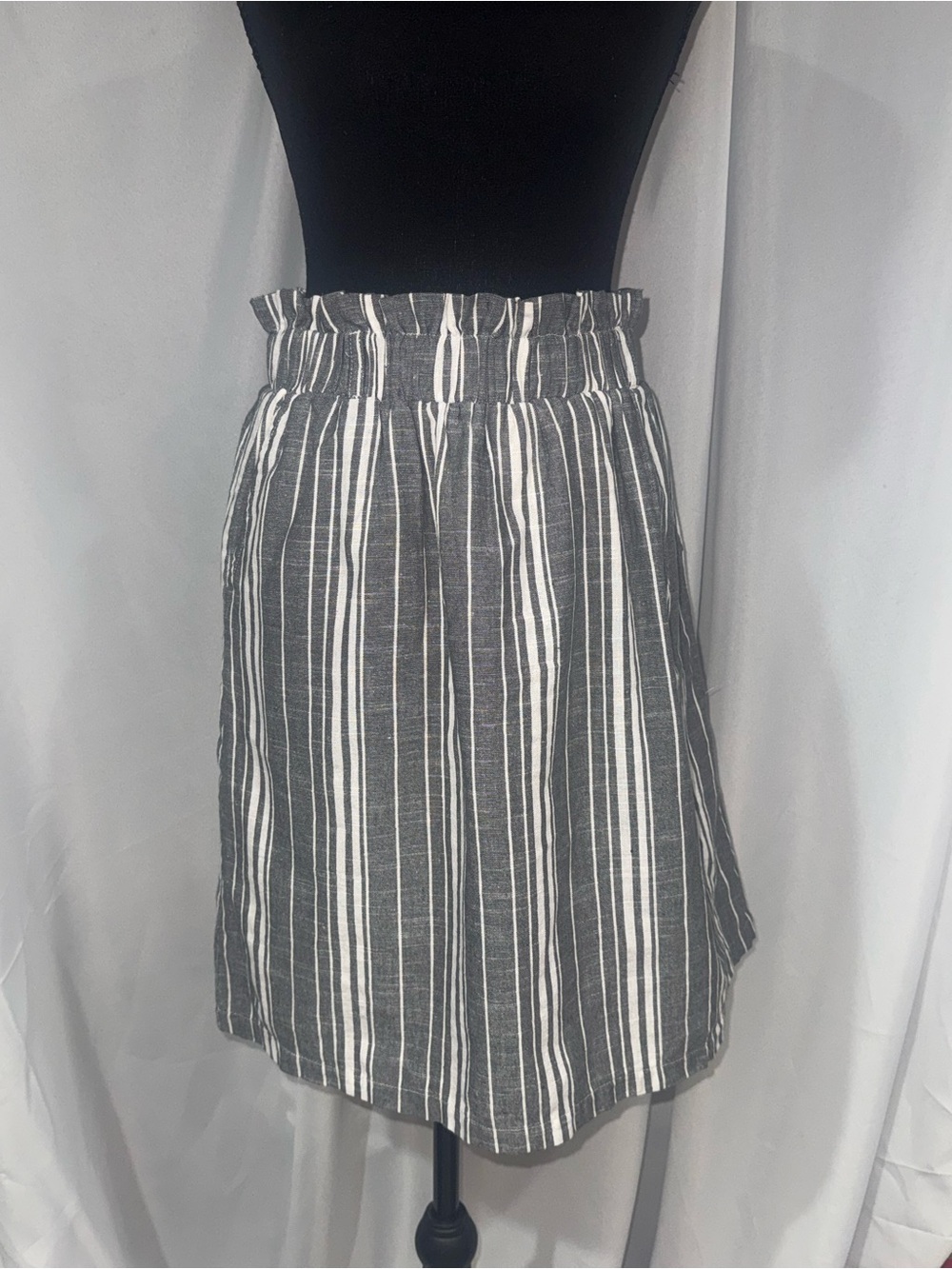 Striped Paperbag A-Line Skirt in Gray and White